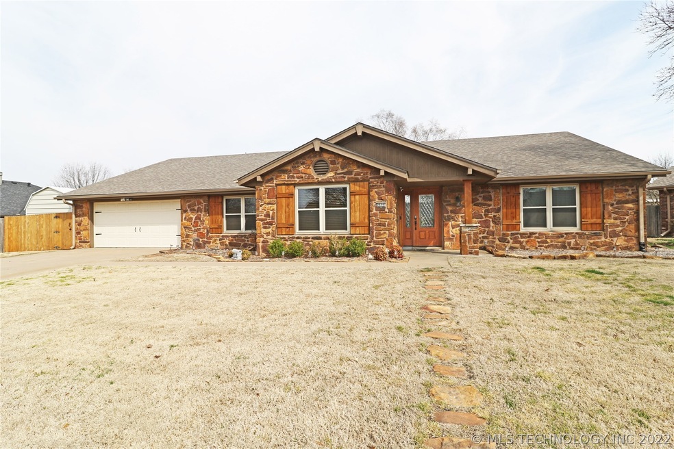 2608 Chapel Hill Rd, Bartlesville, OK 74006 - photo 1