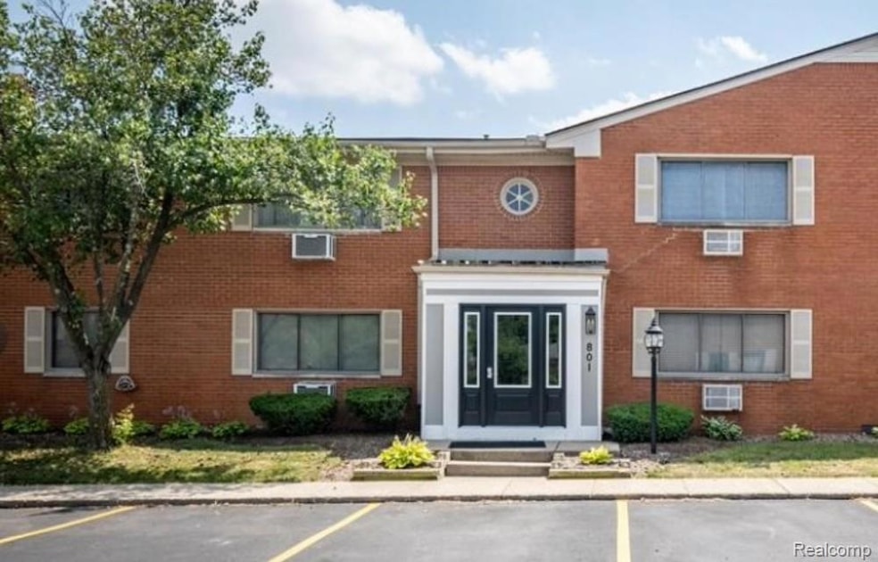 801 Plate St unit 201, Rochester, MI 48307 - photo 1