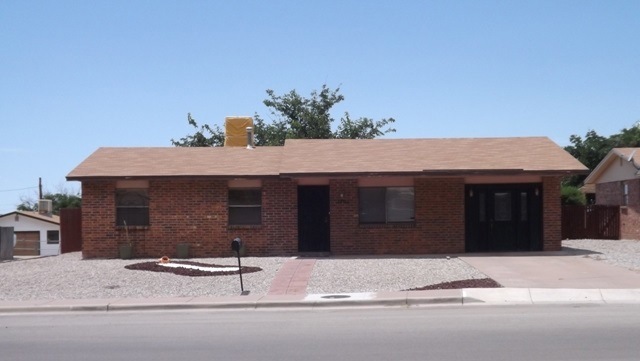 2701 Pecan Dr, Alamogordo, NM 88310 - photo 1