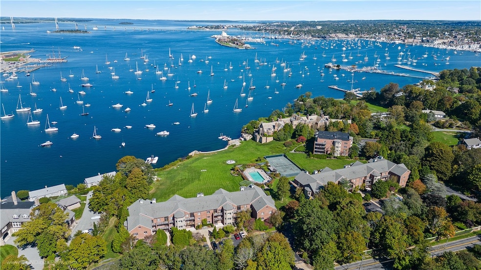 Bonniecrest unit B4, Newport, RI 02840 - photo 1