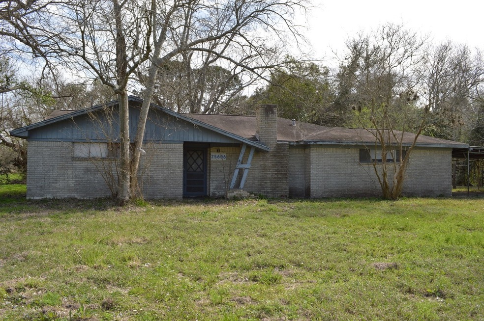 25606 W Highway 6, Alvin, TX 77511 - photo 1
