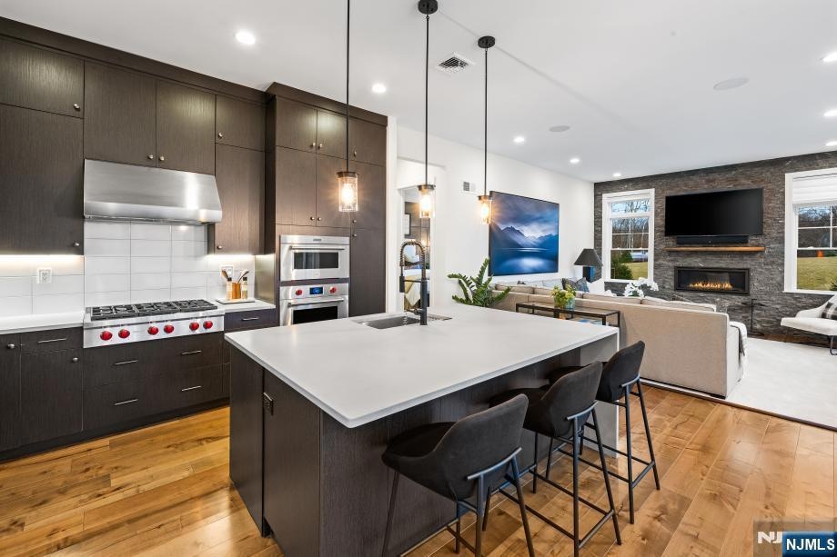 Pending $1,614,995