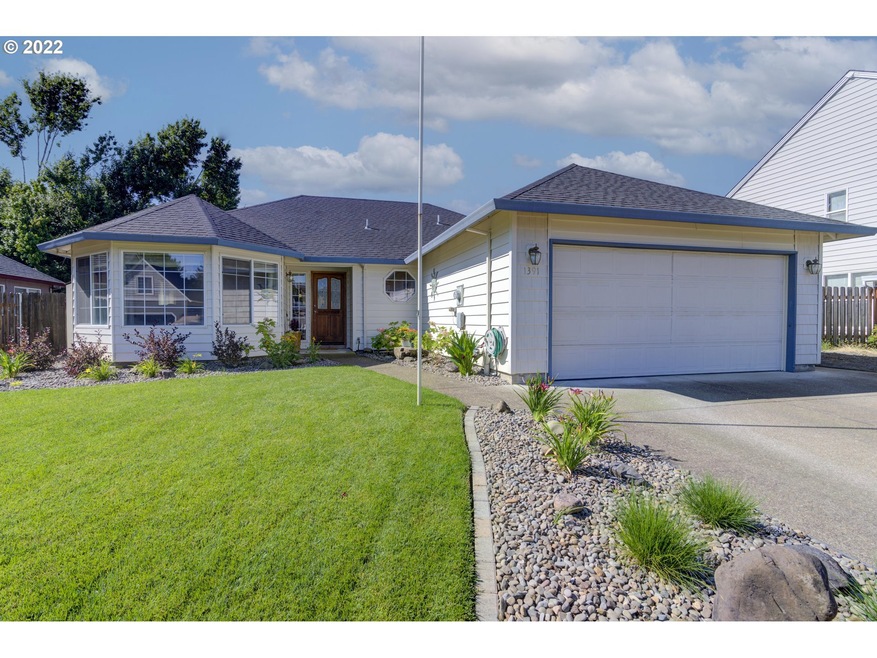 1391 SE 10th Ave, Canby, OR 97013 - photo 1