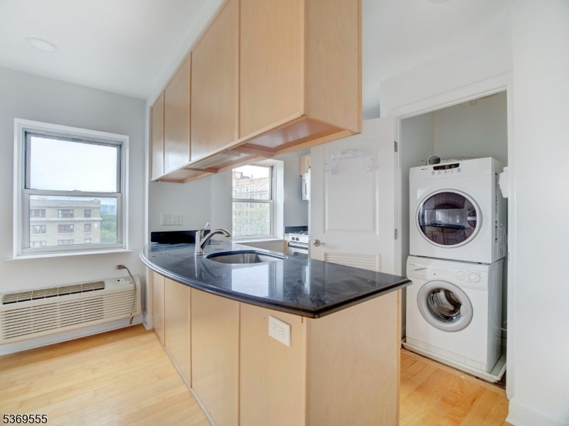 For Rent $1,800/month