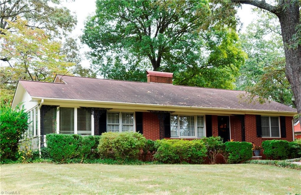 216 E End Ave, Statesville, NC 28677 - photo 1