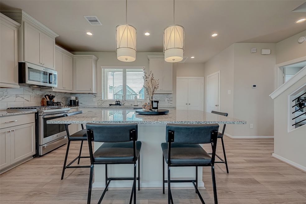 Discover the updated kitchen, featuring modern app