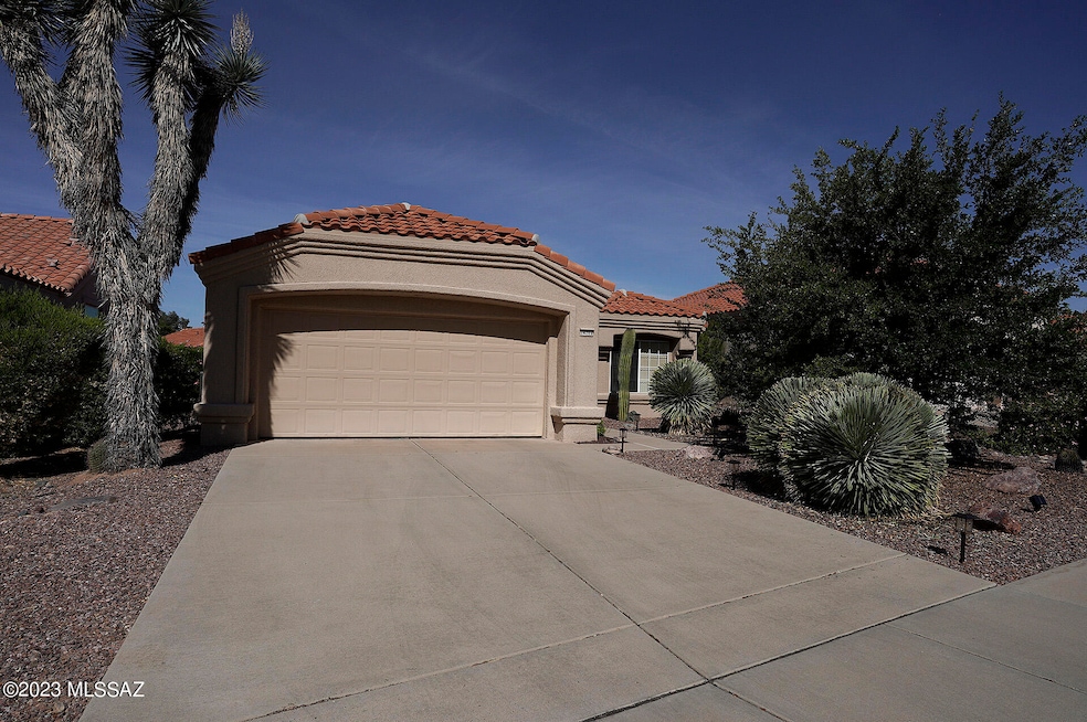 14269 N Trade Winds Way, Oro Valley, AZ 85755 - photo 1