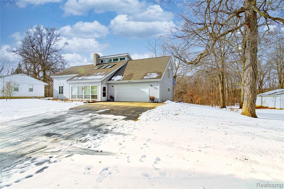 4331 Tommy Armour Dr, Flint, MI 48506 - photo 1