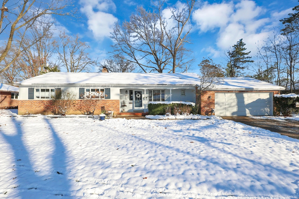 4266 Fairoaks Dr, Columbus, OH 43214 - photo 1