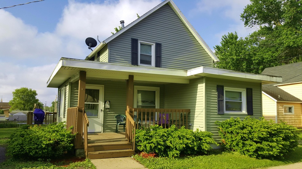 618 10th St-Front