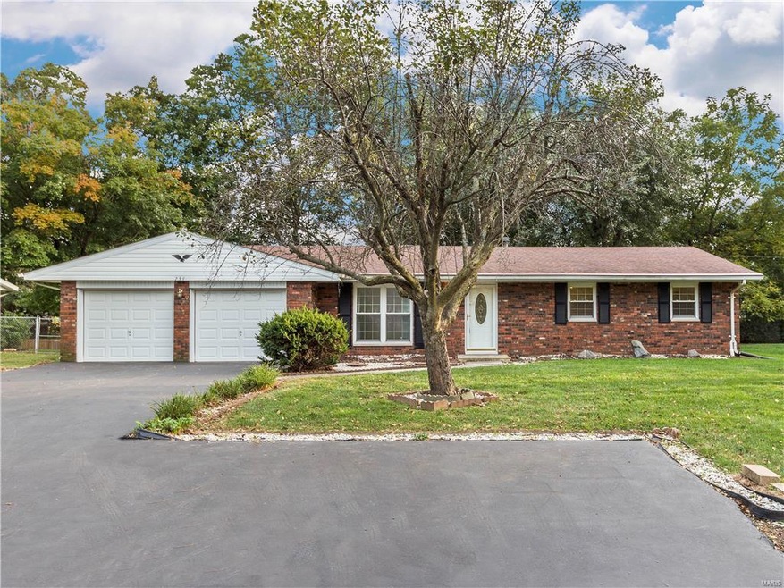Welcome to 234 Meadowbrook Ln., Collinsville