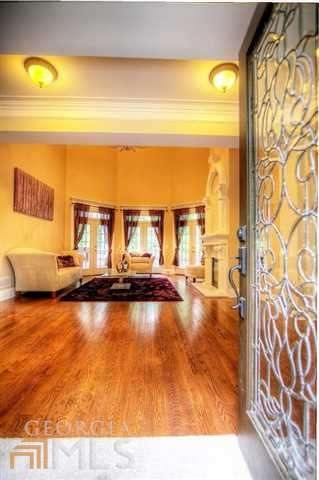 Brick beauty in excellent location close to GA92, 