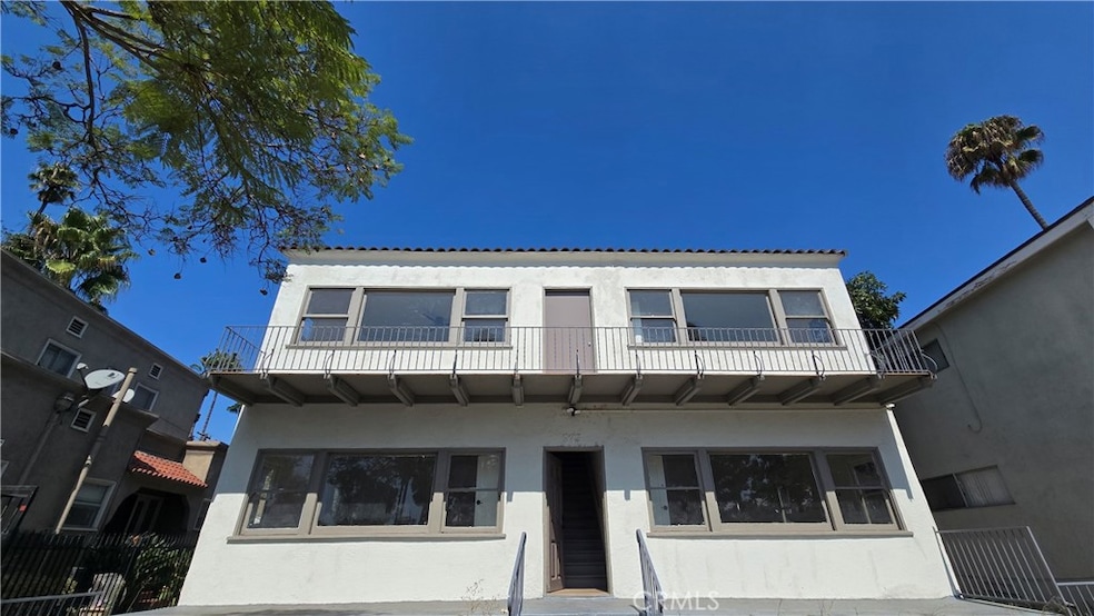 973 N Park Cir unit 6, Long Beach, CA 90813 - photo 1