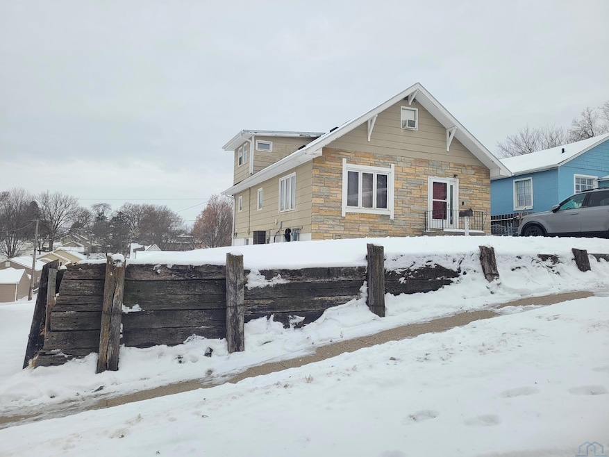 2217 S Maple St, Sioux City, IA 51106 - photo 1