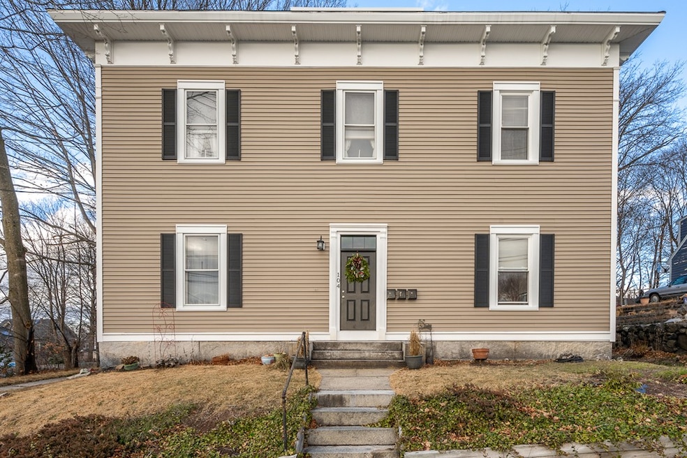 104 10th St unit 1R, Lowell, MA 01850 - photo 1