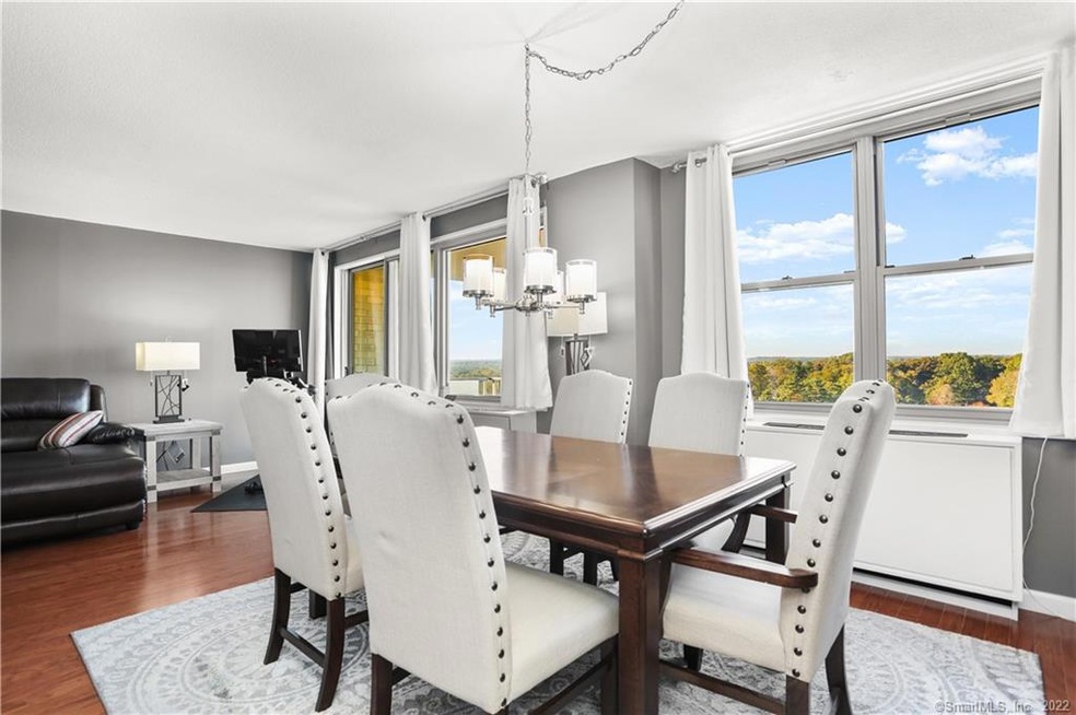 Unit 12D Dining Room View To Terrace