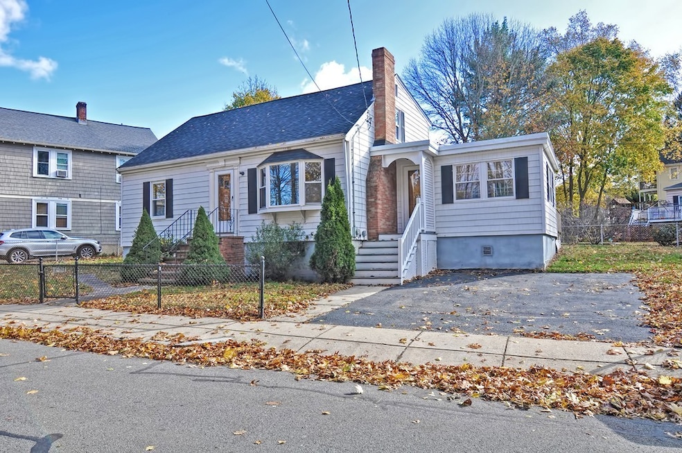 20 Powell St, West Roxbury, MA 02132 - photo 1