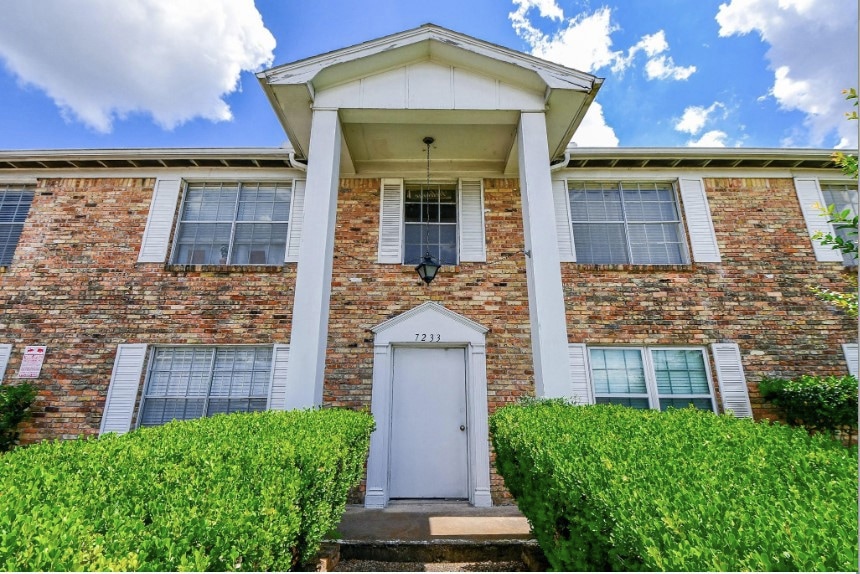 7233 Beechnut St unit A, Houston, TX 77074 - photo 1