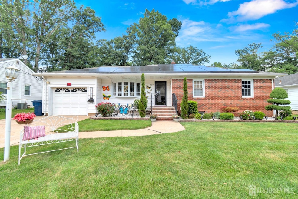 Under Contract $565,000