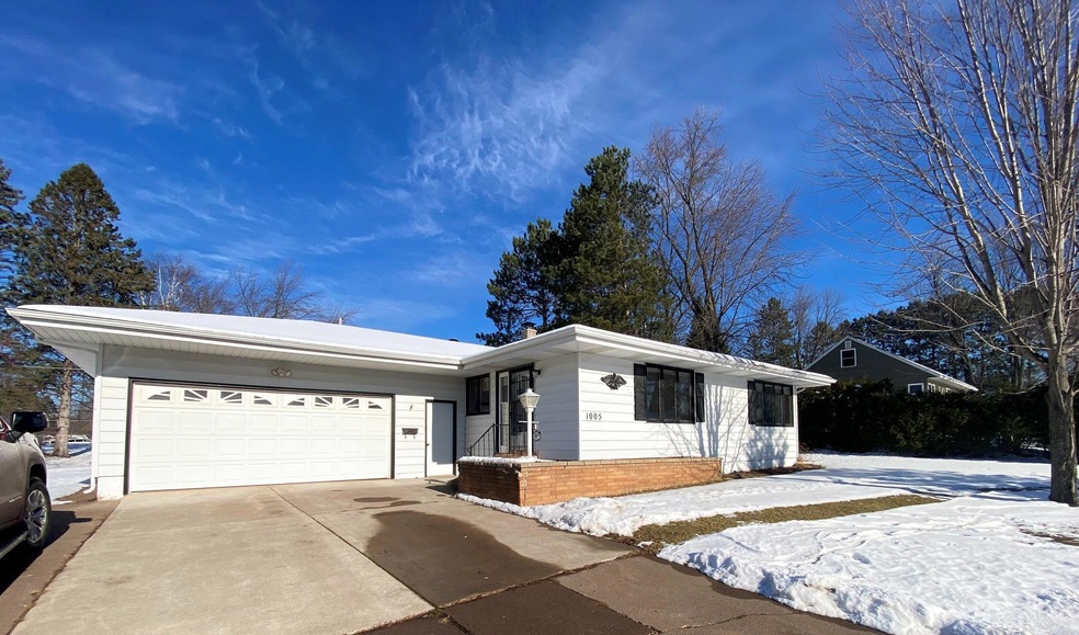 1005 Wilson Ave, Cloquet, MN 55720 - photo 1