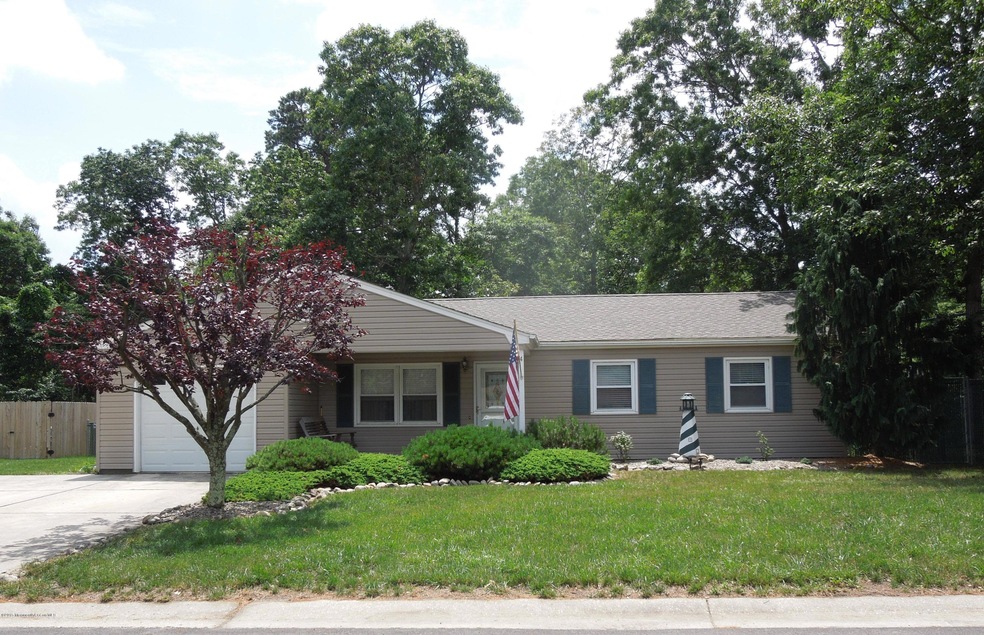 4 Country Club Blvd, Little Egg Harbor Township, NJ 08087 - photo 1