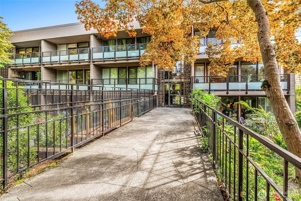 1616 41st Ave E unit 301, Seattle, WA 98112 - photo 1