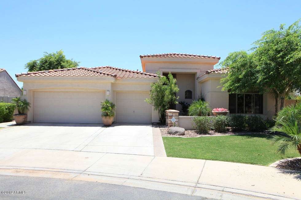 GREAT CURB APPEAL!