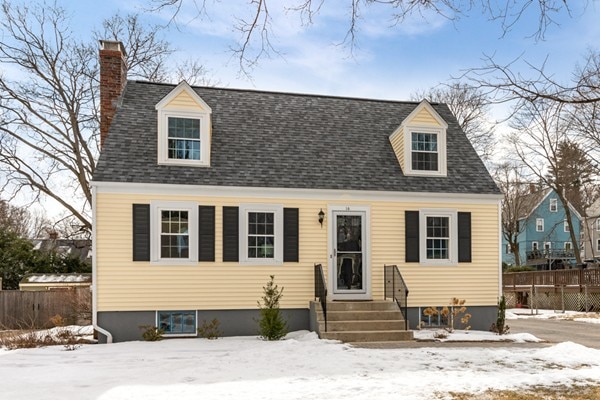 14 White Cir, Wakefield, MA 01880 - photo 1