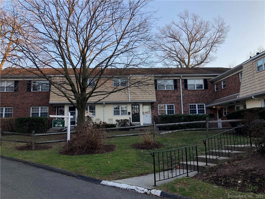 245 Unquowa Rd unit 93, Fairfield, CT 06824 - photo 1