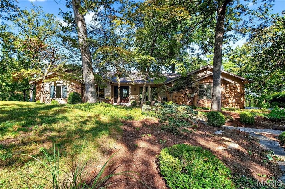 16446 Dapple Gray Ct, Chesterfield, MO 63005 - photo 1