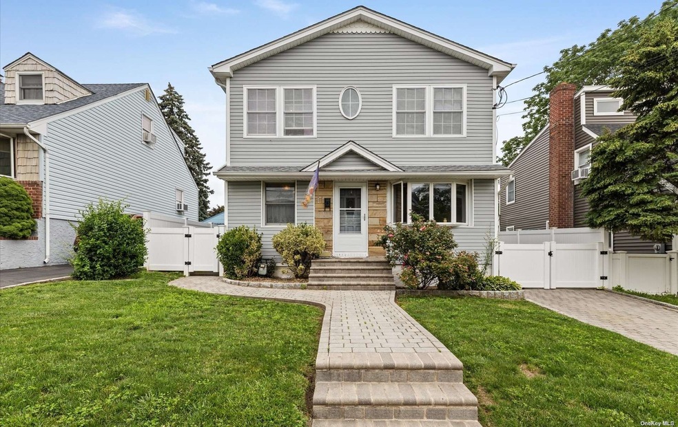 266 Fairfield Ave, Mineola, NY 11501 - photo 1