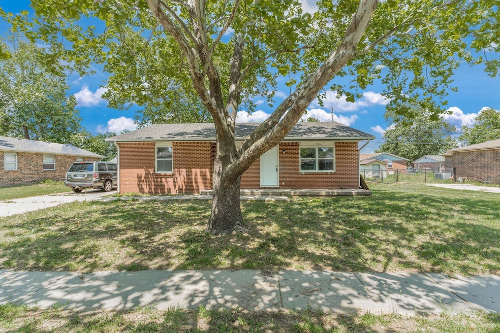 1506 E Del Mar St, Wichita, KS 67216 - photo 1