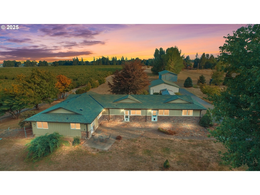 10418 Champoeg Rd NE, Aurora, OR 97002 - photo 1