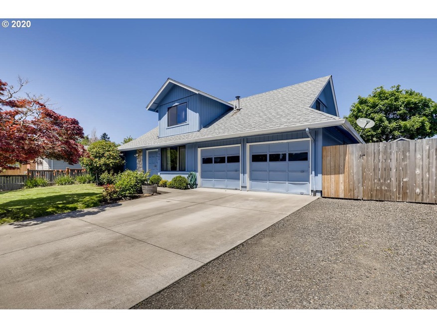 1905 Oak Dr, Newberg, OR 97132 - photo 1