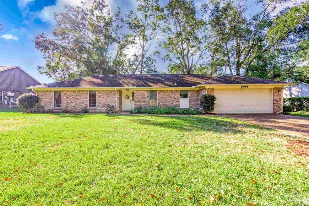 Custom built/one owner home