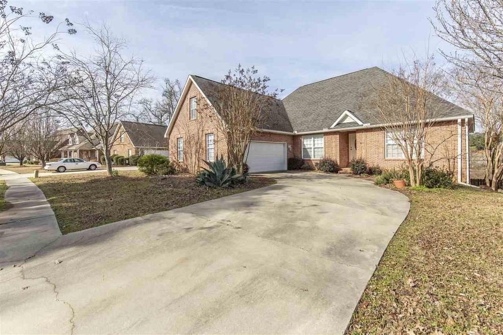 608 Bay Laurel Cir, Warner Robins, GA 31088 - photo 1