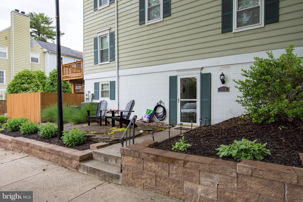 1498 Lowell Ct, Crofton, MD 21114 - photo 1