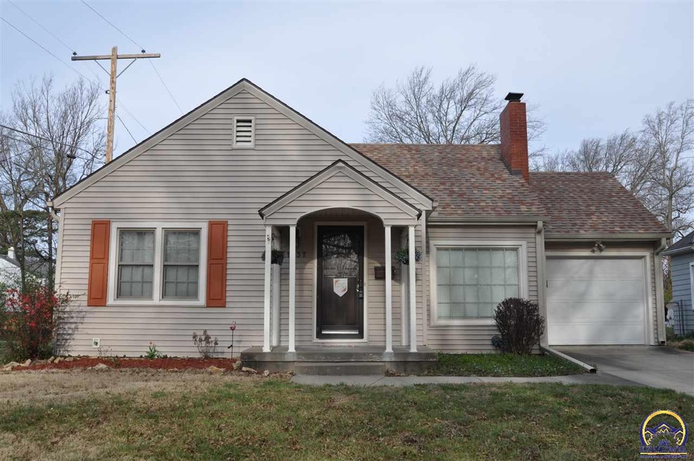 1237 SW Saline St, Topeka, KS 66604 - photo 1