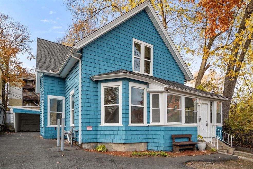 For Sale $399,900 • Co-Listing Agent