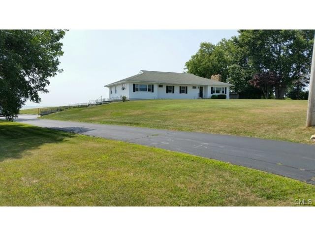 This ranch sits on 1.87 acres with Unobstructed vi
