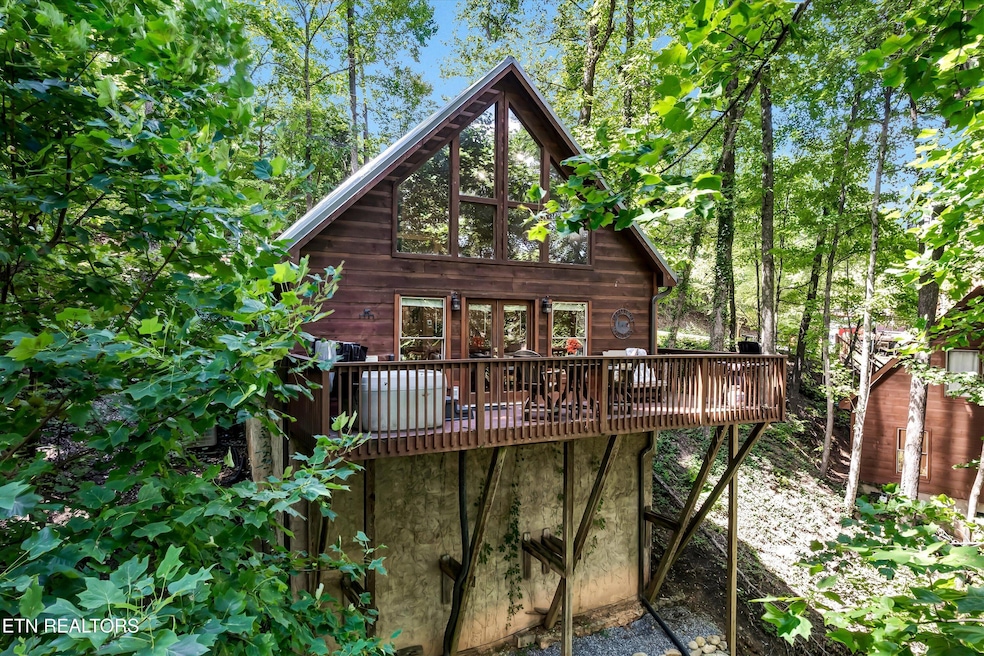 1031 Elm Cir, Sevierville, TN 37876 - photo 1