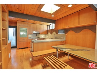 22277 Buena Ventura St, Woodland Hills, CA 91364 - photo 1