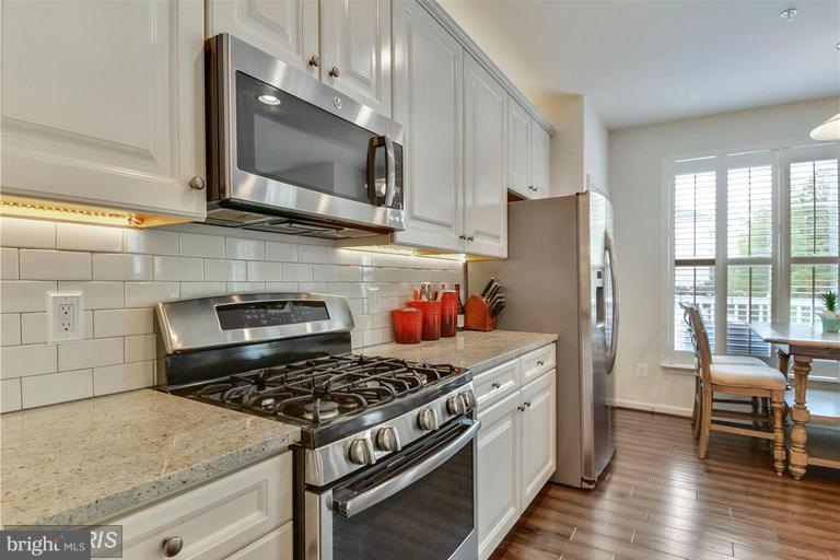 42217 Canary Grass Square unit 3A3, Aldie, VA 20105 - photo 1