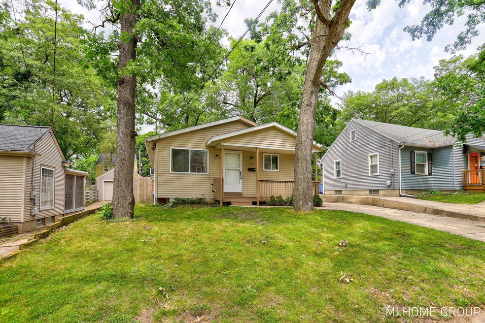1-web-or-mls-929 Joslin St SE, Grand Rap