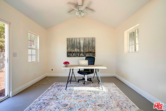 20416 Wells Dr, Woodland Hills, CA 91364 - photo 1