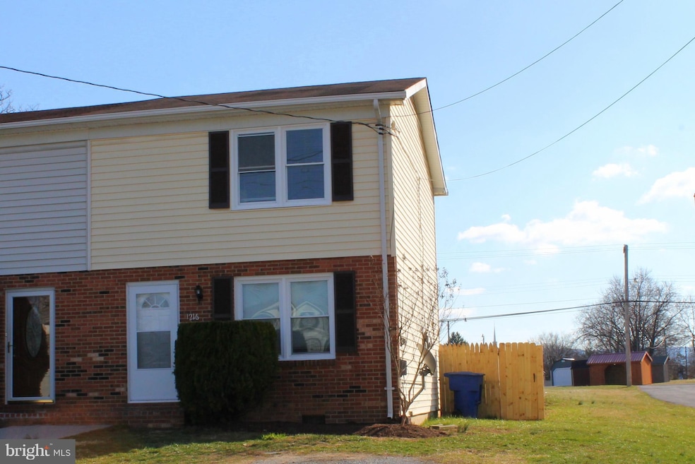 1216 Woodside Ave, Front Royal, VA 22630 - photo 1