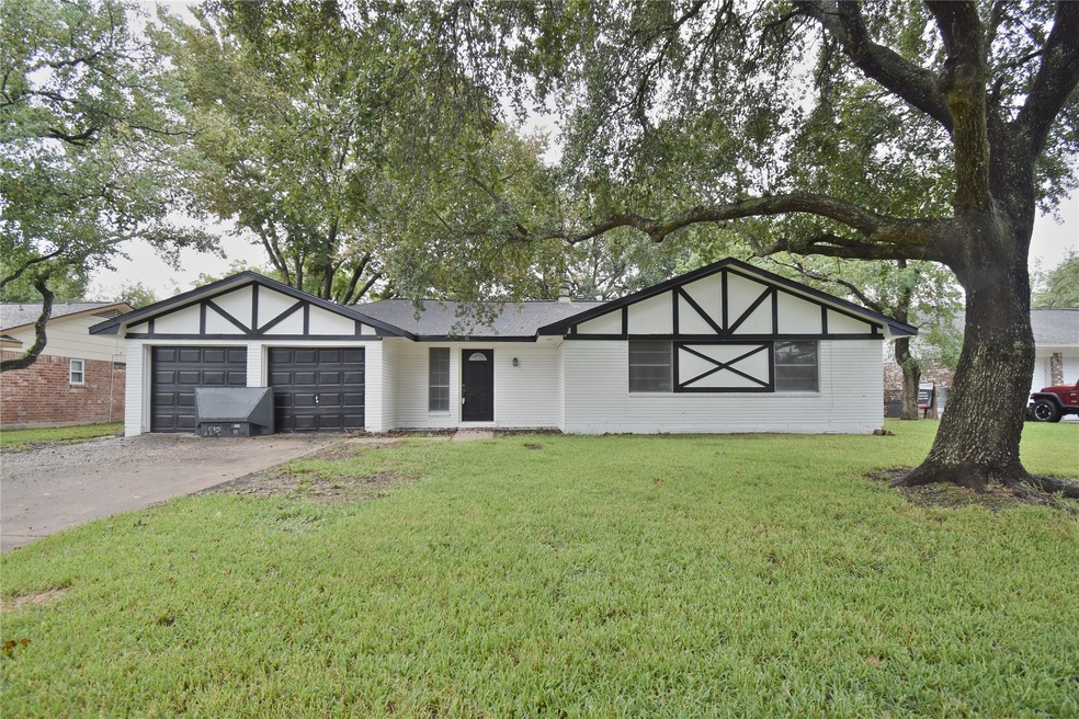 511 Heather Ln, Friendswood, TX 77546 - photo 1