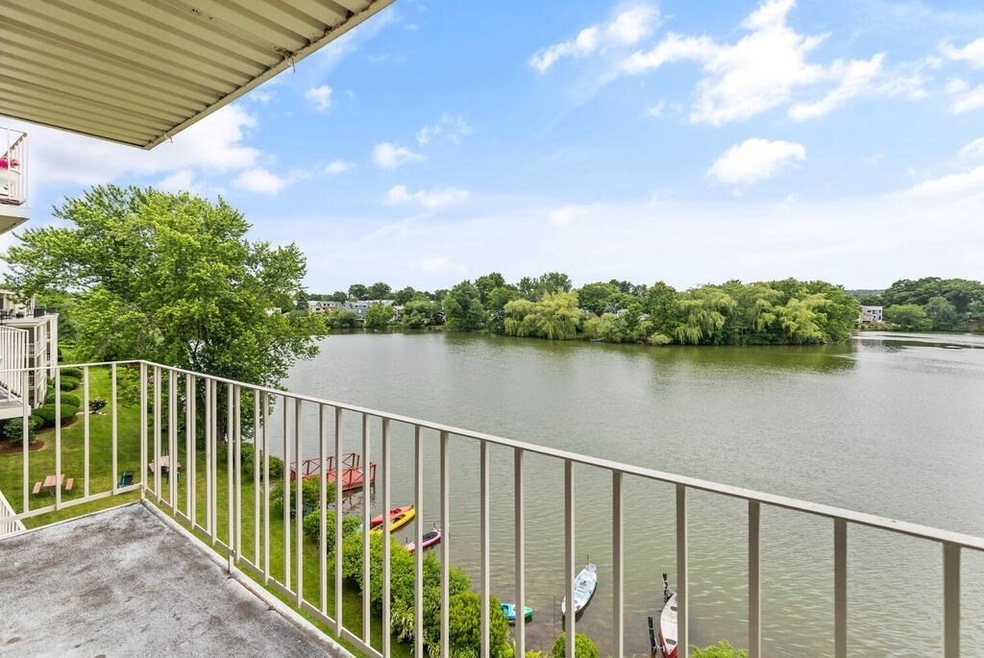 34 Hamilton Rd unit 407, Arlington, MA 02474 - photo 1