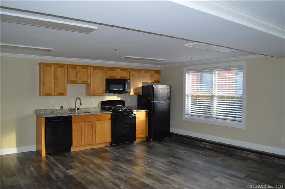 37 Mill St unit 37D, Unionville, CT 06085 - photo 1