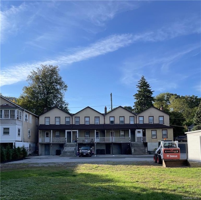 36 Center St unit 34, Highland Falls, NY 10928 - photo 1